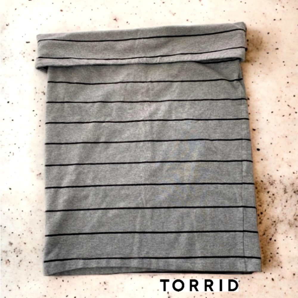 TORRID Stripped bodycon skirt- Size 0 (10/ Large)
